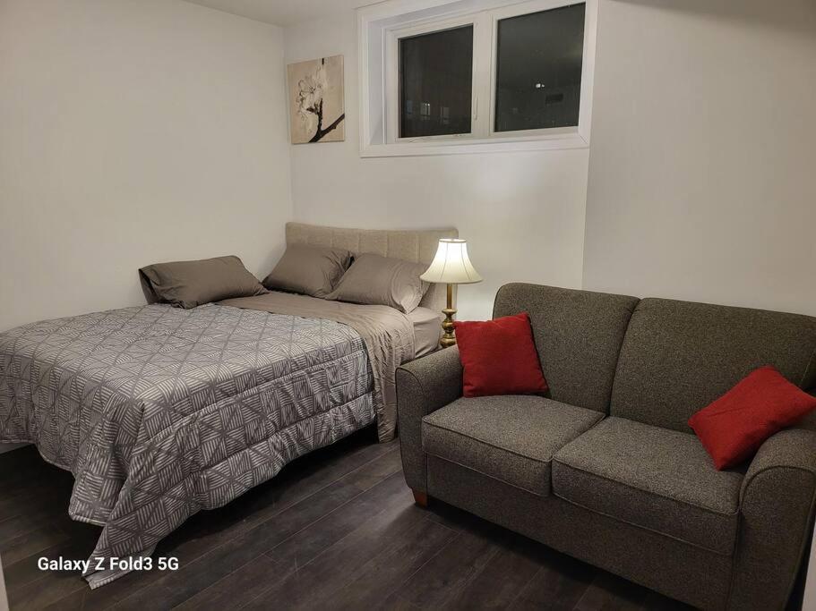 Apartment Lovely 2-bedroom Town House *