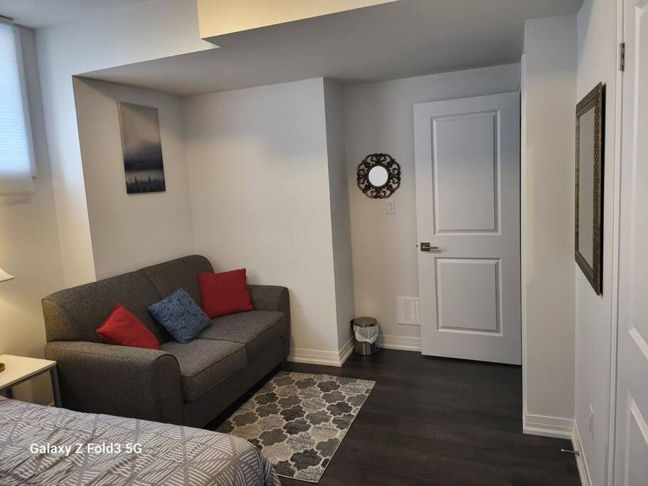Apartment Lovely 2-bedroom Town House *