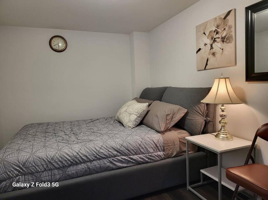 Lovely 2-bedroom Town House Apartment *