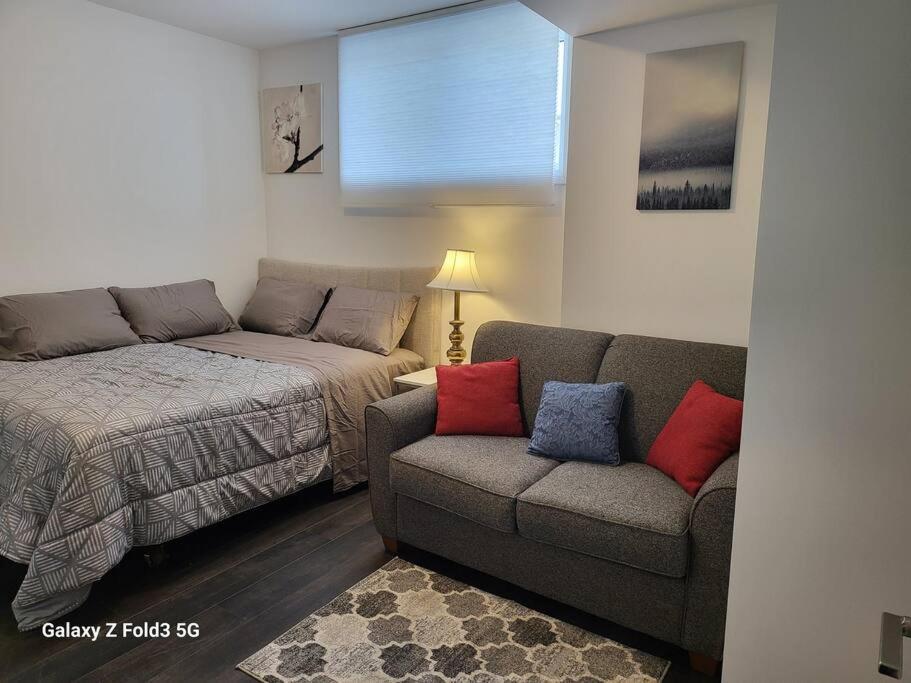 Lovely 2-bedroom Town House *